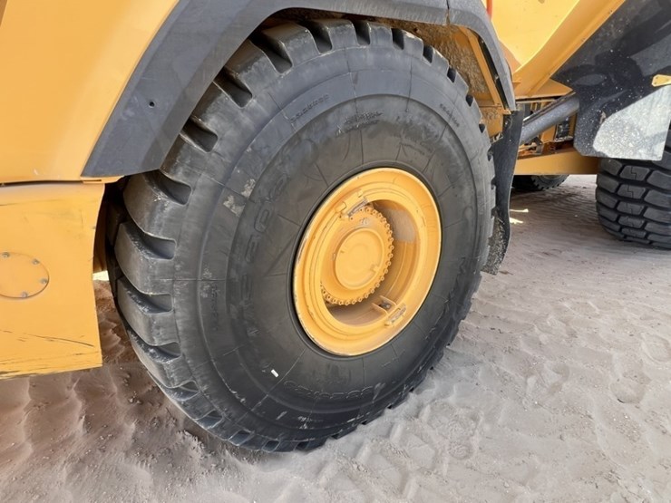 2021-volvo-a60h-image-4