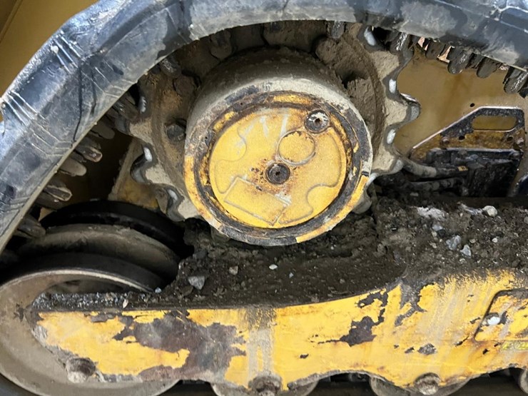 2022-caterpillar-259d3-image-19
