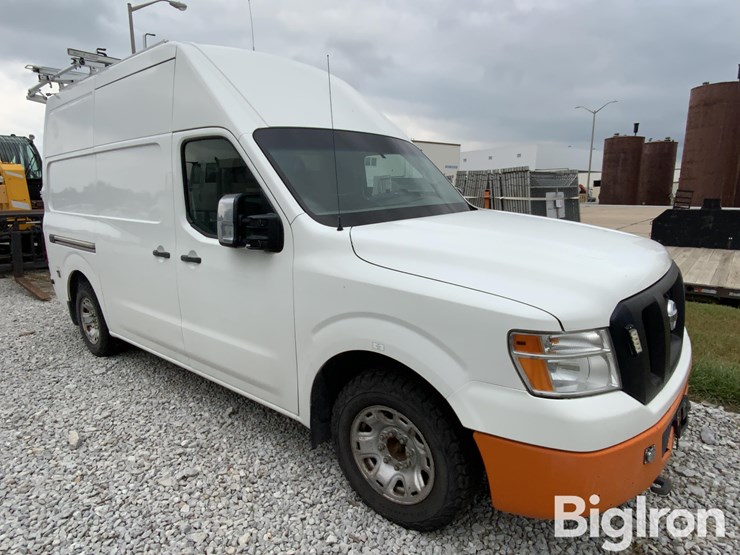 2017-nissan-nv2500-image-3