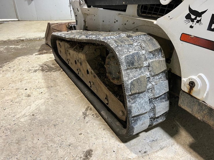 2016-bobcat-t870-image-16