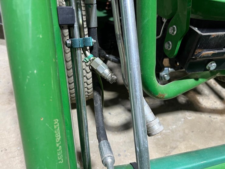 john-deere-1025r-image-11