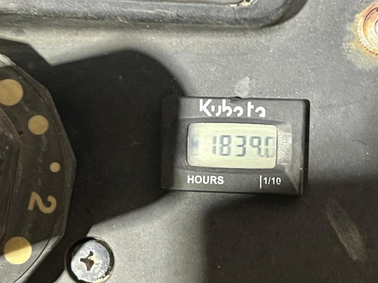 2014-kubota-zd331-image-15
