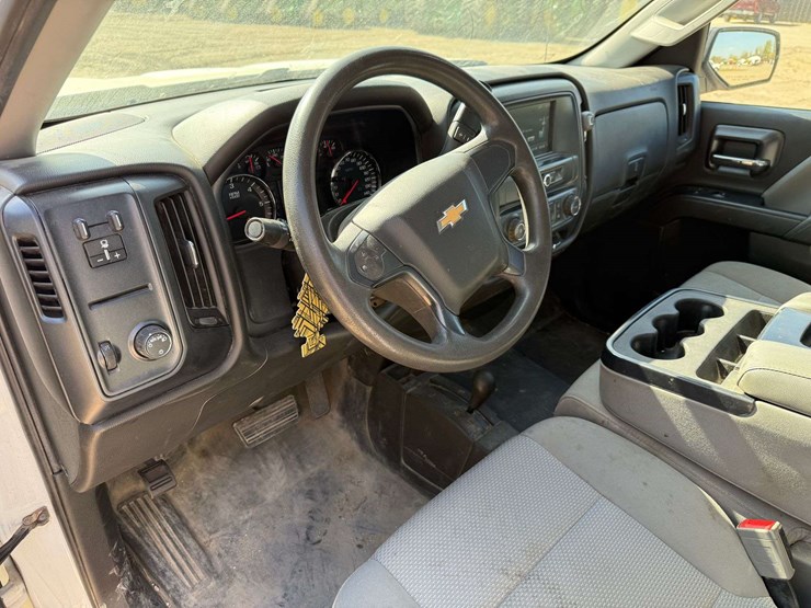 2018-chevrolet-1500-image-33