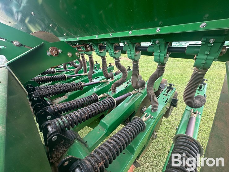 2013-great-plains-2s2600hd-image-20