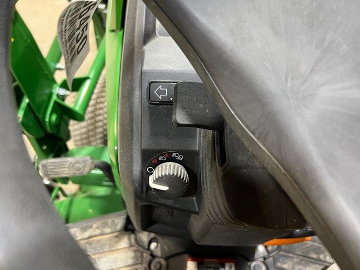 john-deere-1025r-image-24
