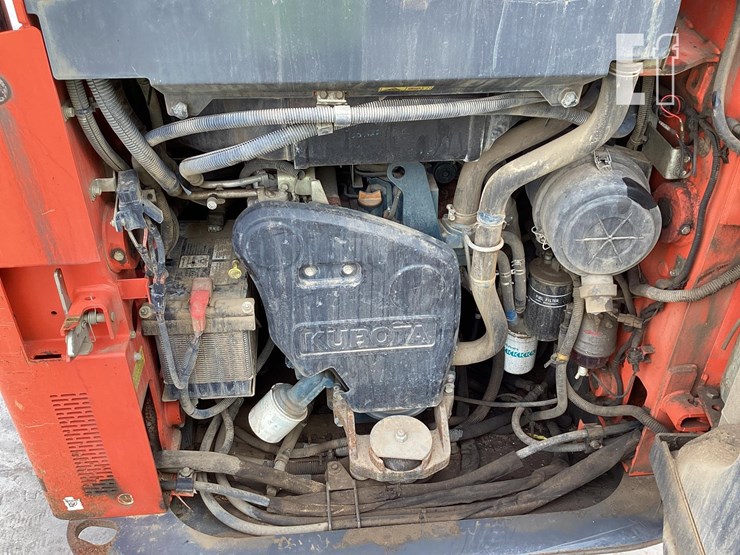 2022-kubota-ssv75-image-11