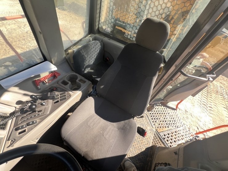 2020-volvo-a60h-image-9