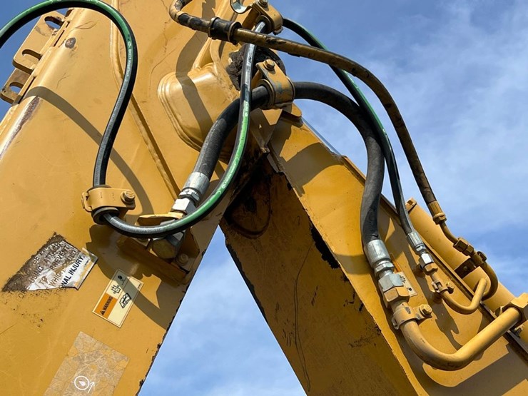 caterpillar-430d-image-18