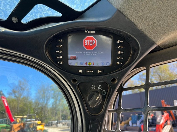 2019-bobcat-s650-image-24