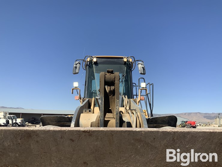 2019-deere-724k-image-9