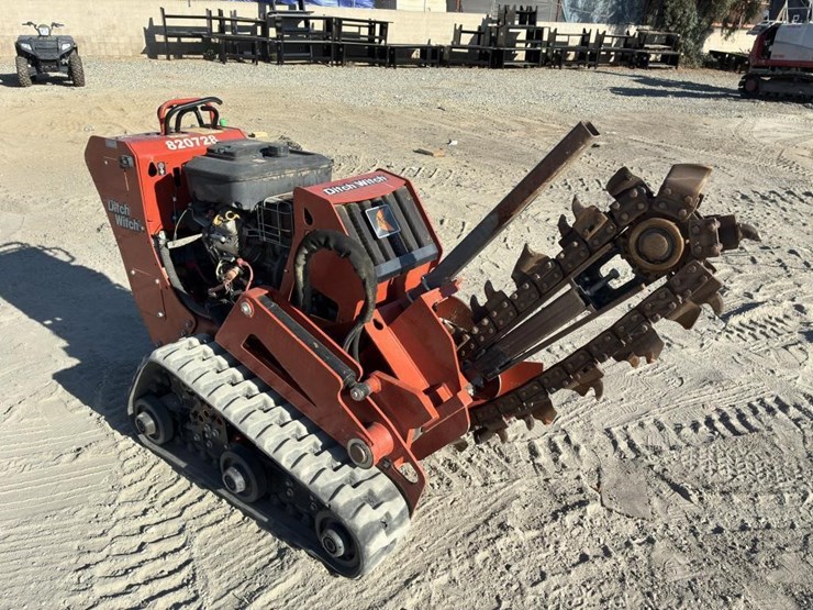 2017-ditch-witch-c16x-image-2