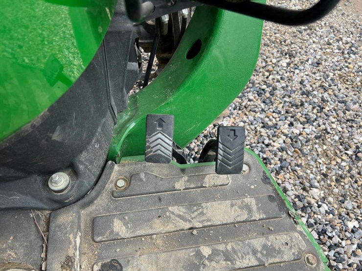 2021-john-deere-3025e-image-31