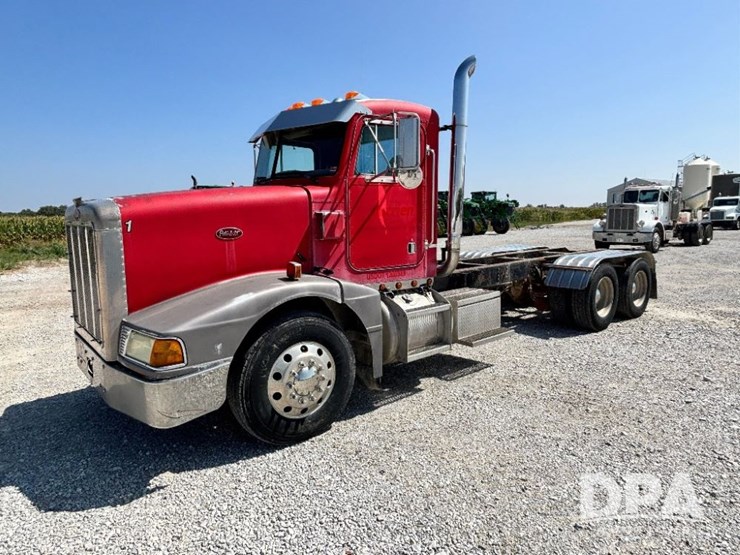 1993-peterbilt-377-image-19