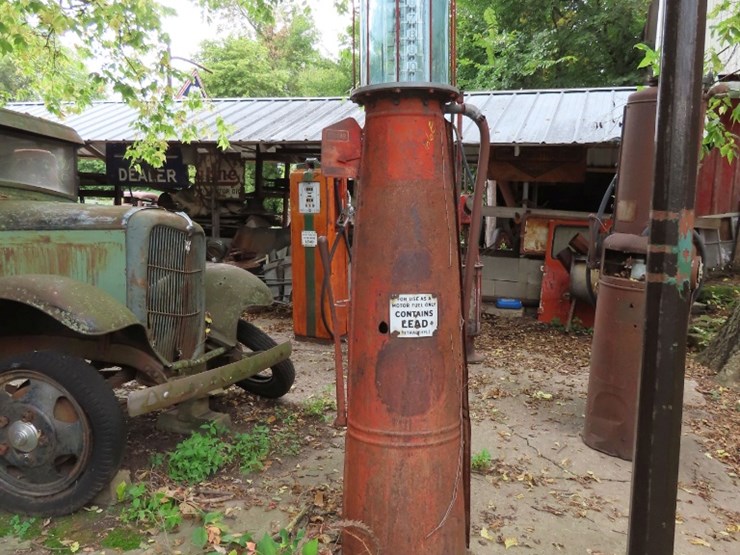 g&b-upright-visible-10-gallon-gas-pump-image-1