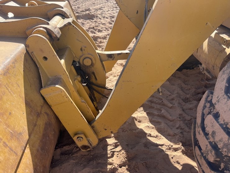 caterpillar-928g-image-19