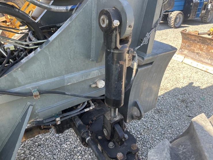 2006-jlg-g10-55a-image-32