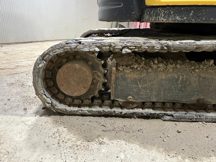 2016-yanmar-vio45-6a-image-21