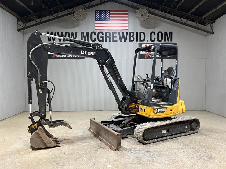 2022-deere-35g-image-1