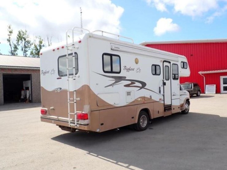 2007-big-foot-30mh26sl-26-ft-s/a-class-c-motorhome-image-4