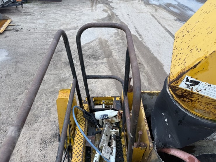 #1415-•-gomaco-gt3600-curb-machine-image-55