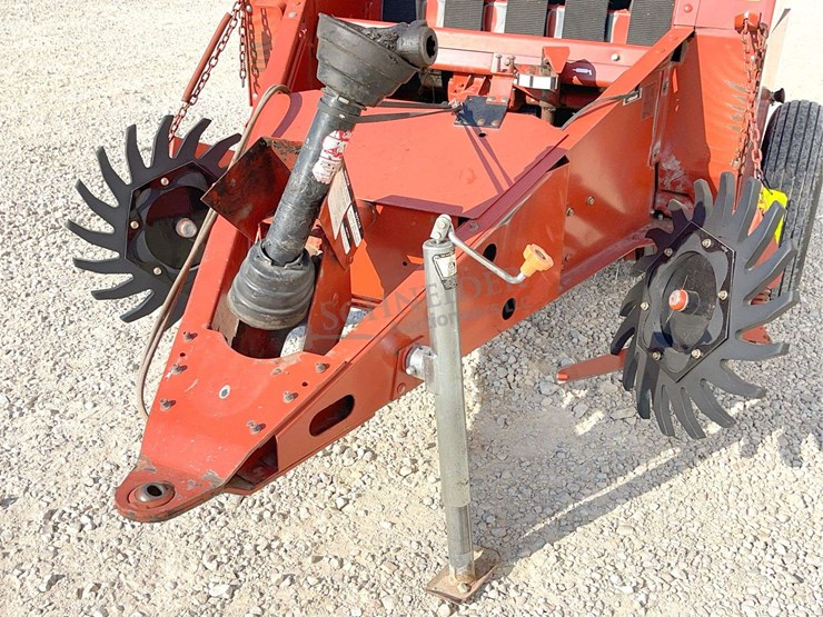hesston-530-image-9