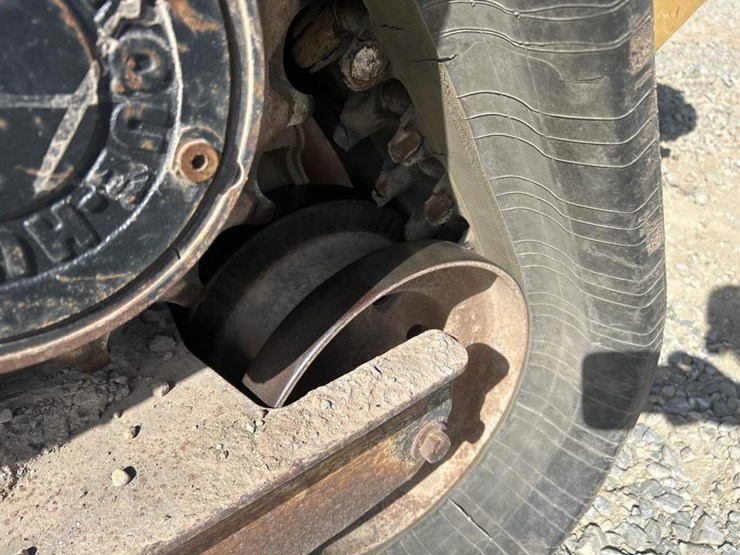 deere-333g-image-56