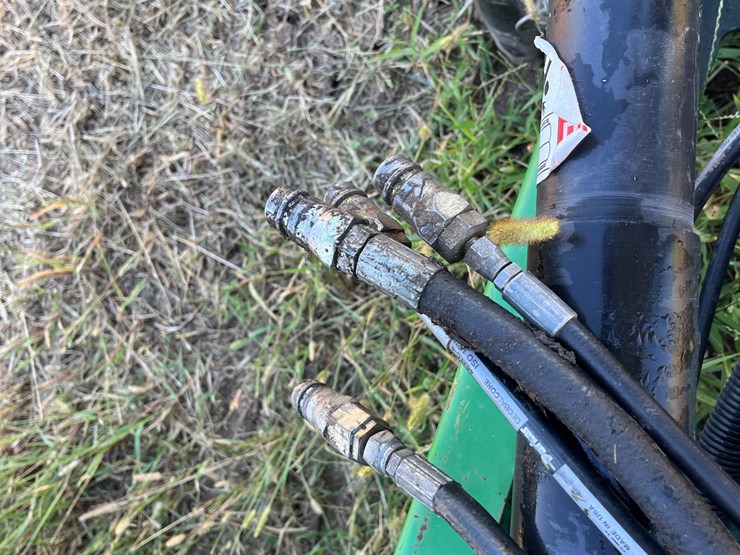 2006-john-deere-567-image-13