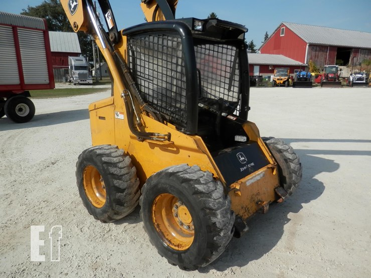 deere-320-image-6