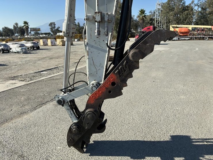 2017-takeuchi-tb2150-image-5