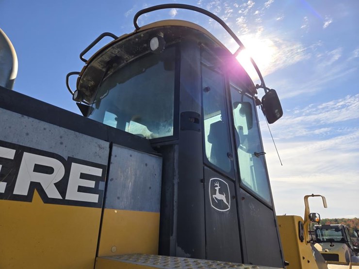 deere-624k-image-61