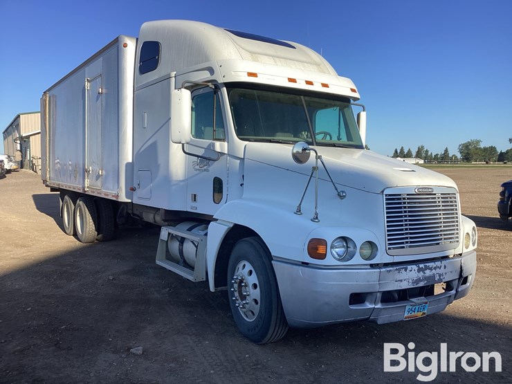 1999-freightliner-flc120-image-3