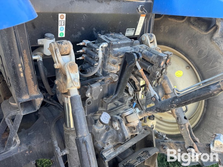 2013-new-holland-t6.140-image-19