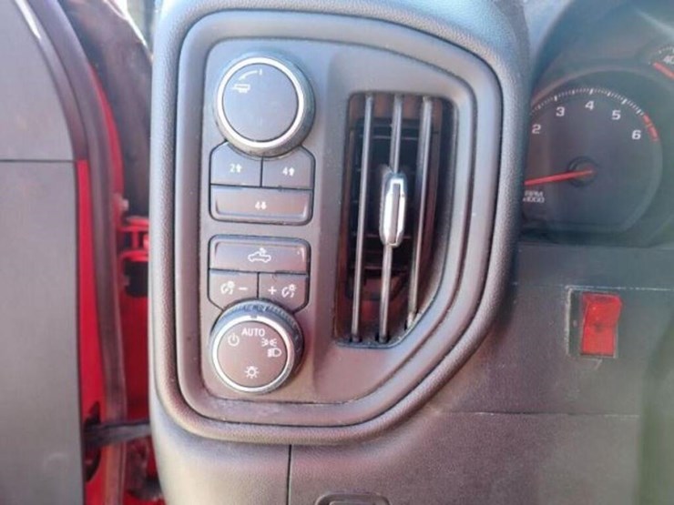 2022-chevrolet-2500-image-19