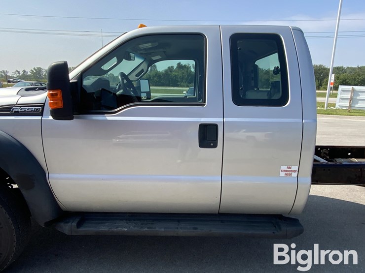 2015-ford-f550-xl-image-14