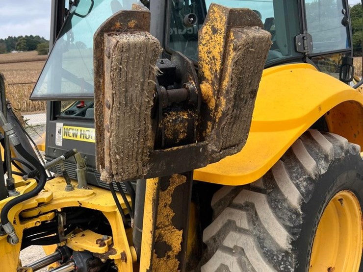 new-holland-b95-image-21