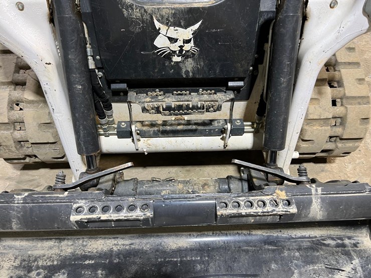 2022-bobcat-t64-image-39
