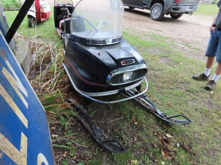 1969-mercury-220e-thunderbolt-snowmobile-image-3