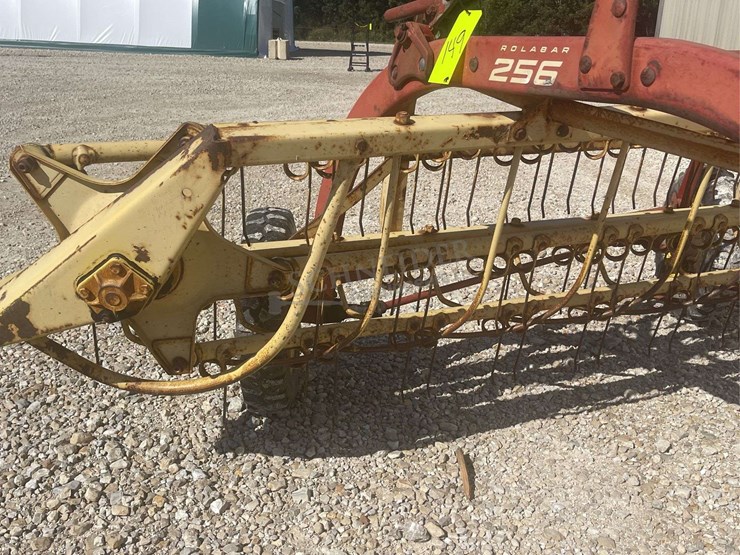new-holland-256-image-11