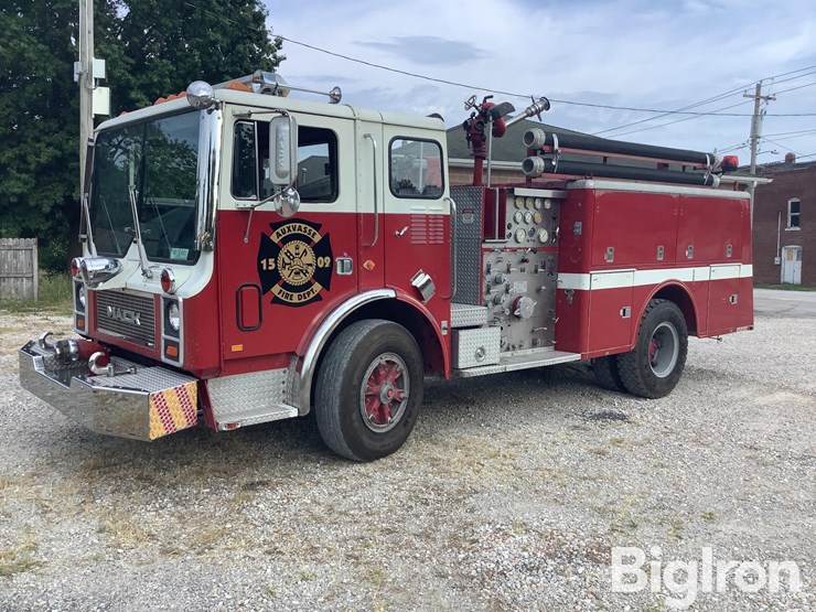 1981-mack-fire-apparatus-image-1