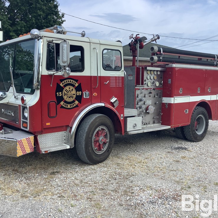 1981 MACK FIRE APPARATUS