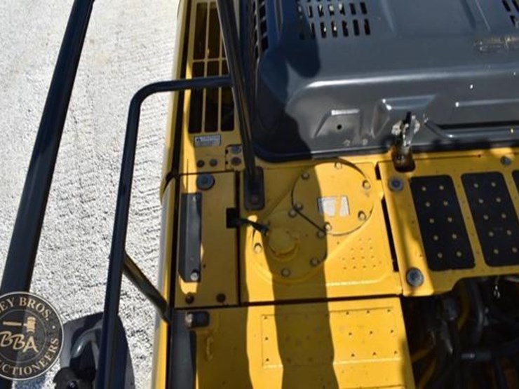 2014-komatsu-pc210-10-image-53