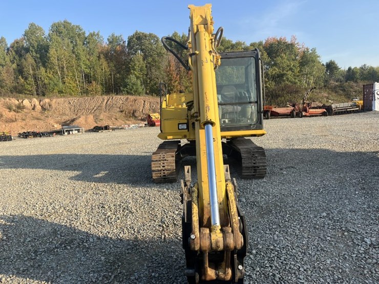 2012-komatsu-pc70-image-11