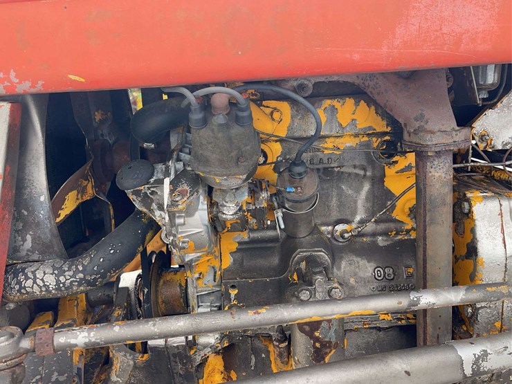 massey-ferguson-135-image-13