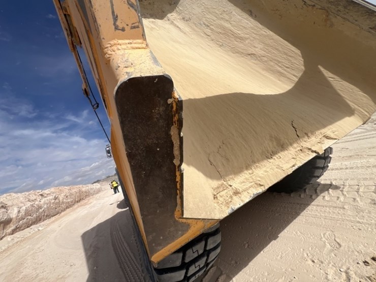 2020-volvo-a60h-image-45