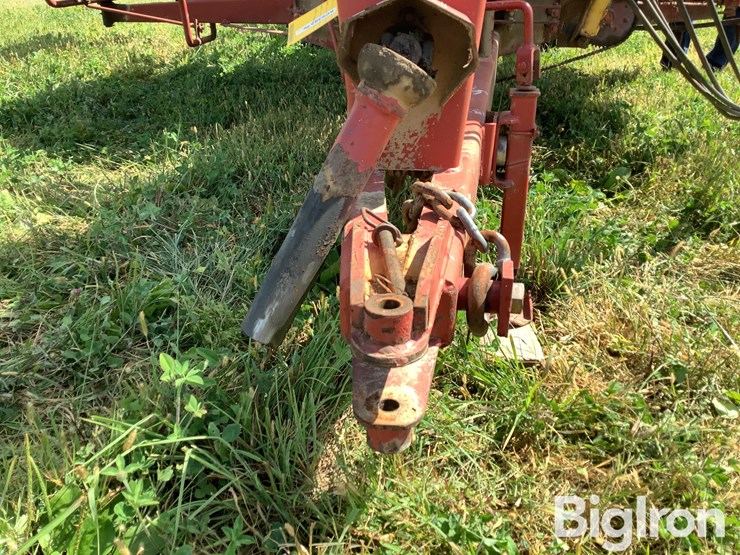 new-holland-1037-image-10