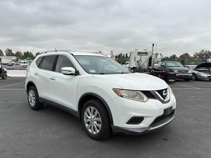2016-nissan-rogue-image-2
