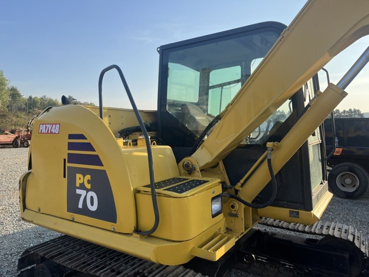 2012-komatsu-pc70-image-19