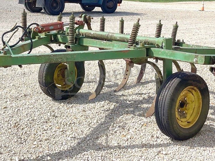 john-deere-10-image-2