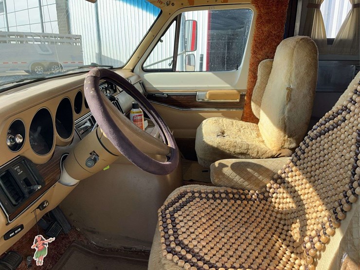 1980-sportsman-b-300-motorhome-image-7