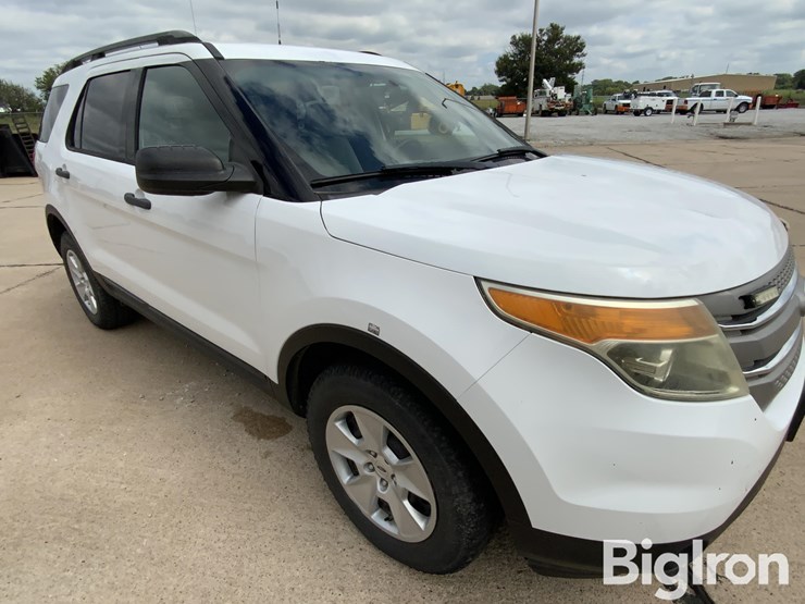 2014-ford-explorer-image-17